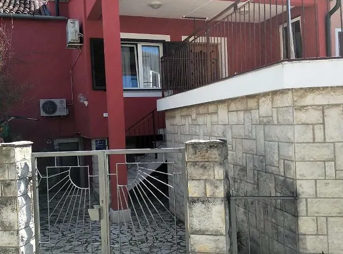 Gostinjska kuća Mina 3*